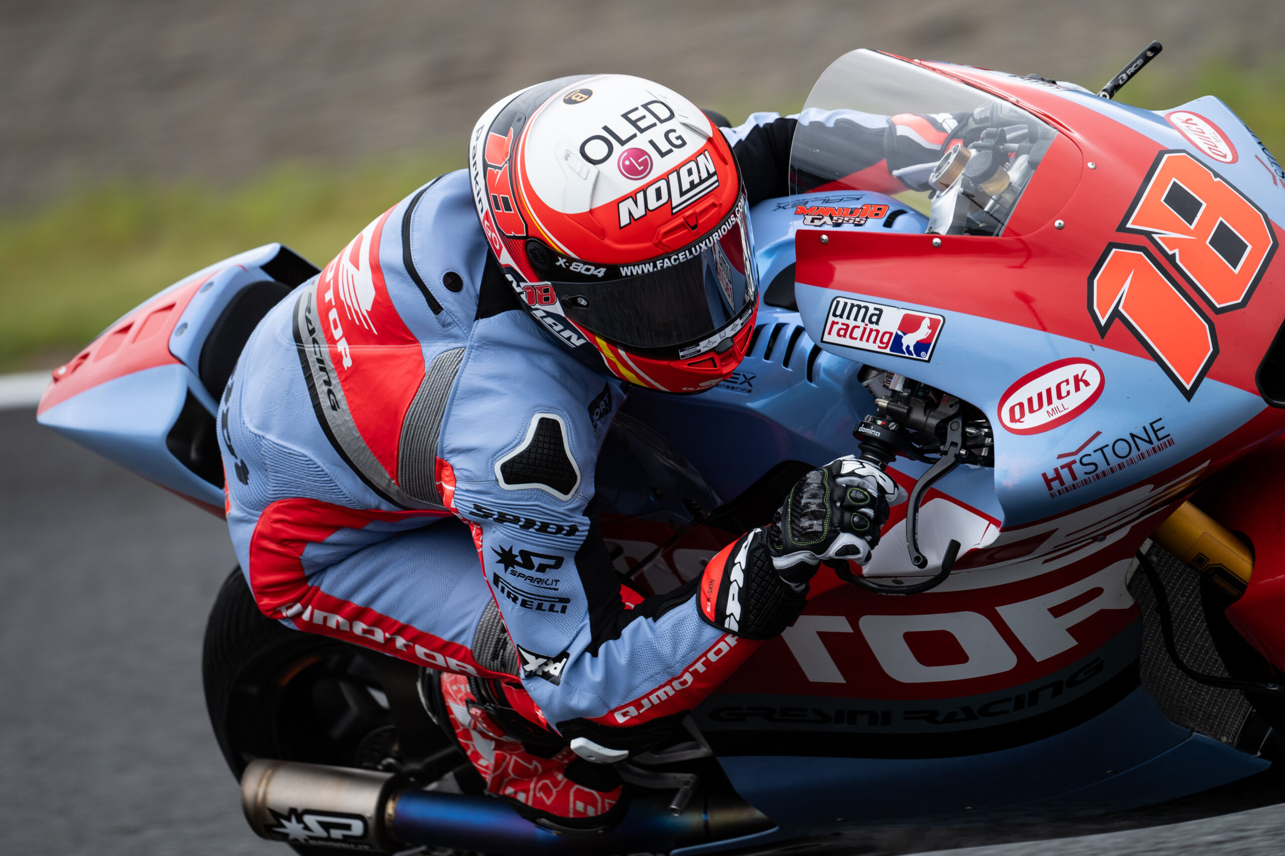 González crava escolha de pneus, bate Ogura e vence na Moto2 no Japão. Moreira é 8º