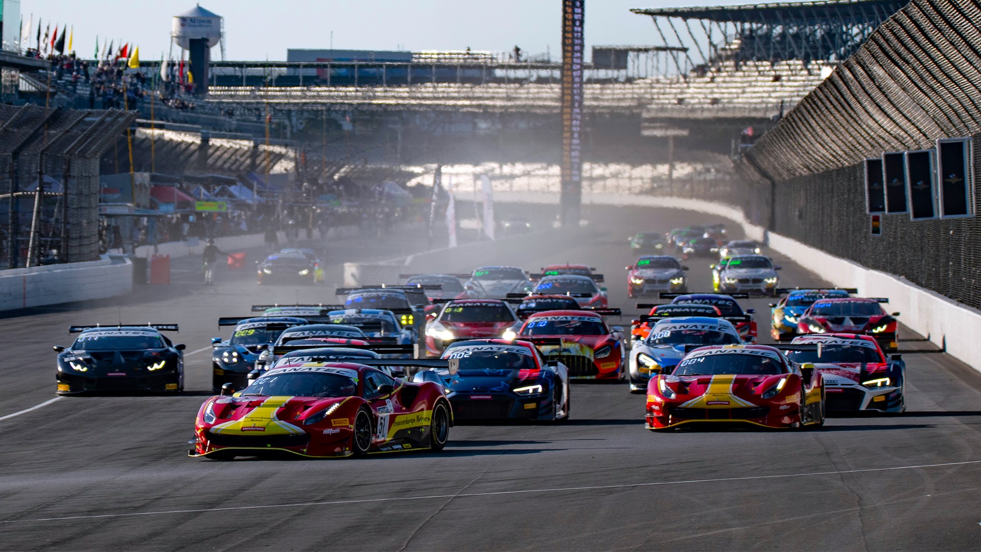 Assista AO VIVO às 8 Horas de Indianápolis do GT Challenge no GRANDE PRÊMIO