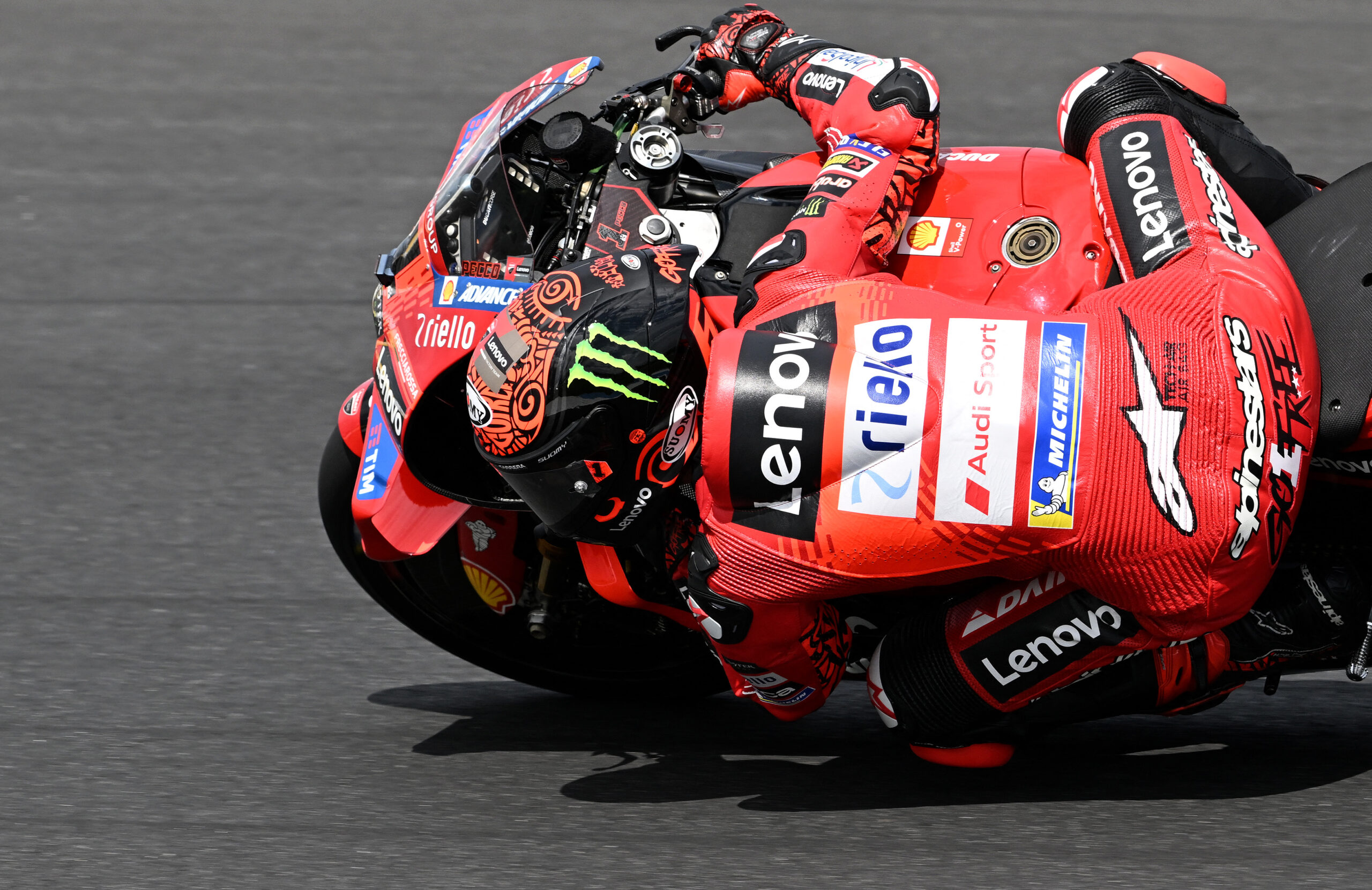 Bagnaia amassa rivais e domina primeiro treino livre da MotoGP na Malásia. Martín é 6º