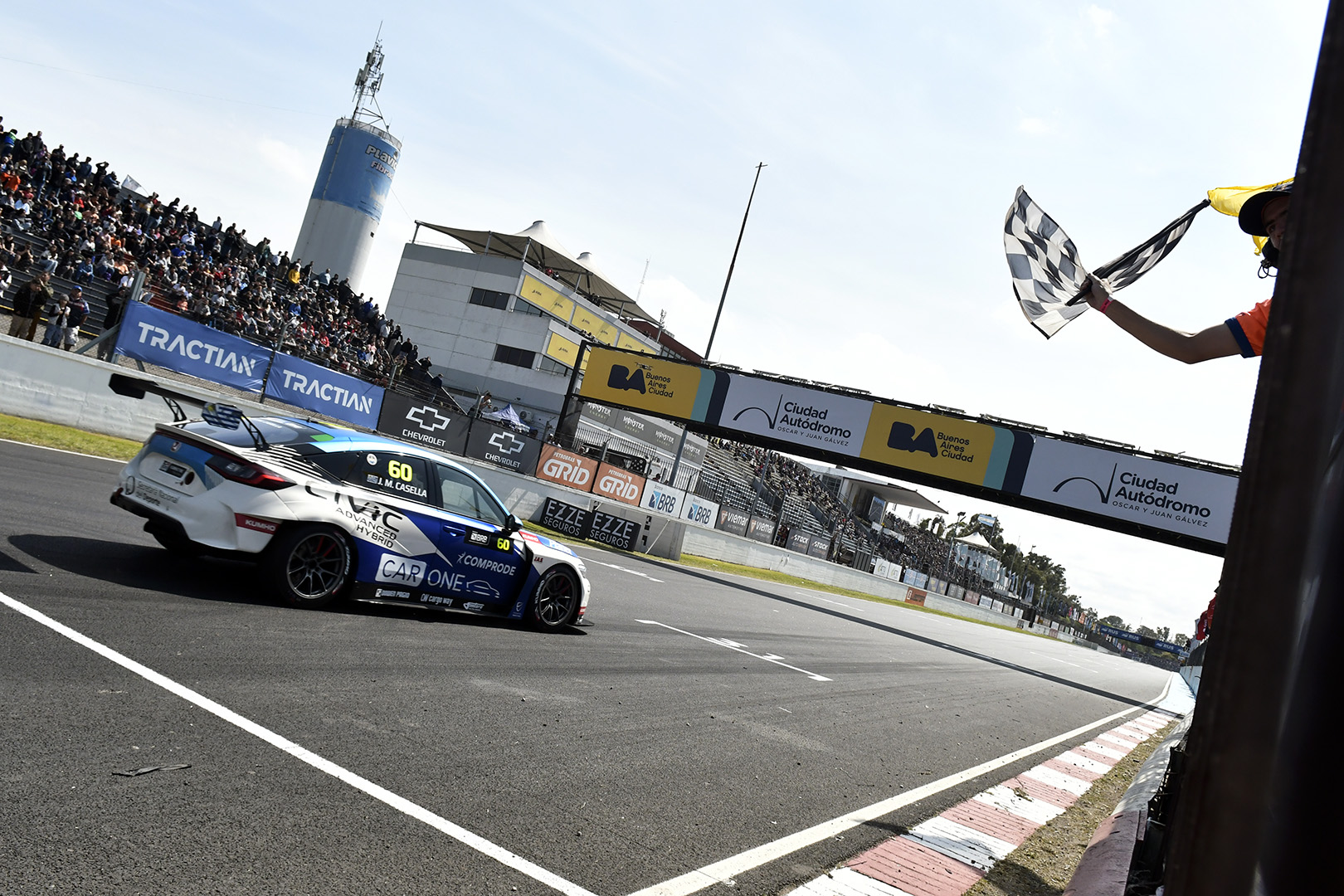 Casella segura Cravero e vence corrida 2 do TCR South America em Buenos Aires