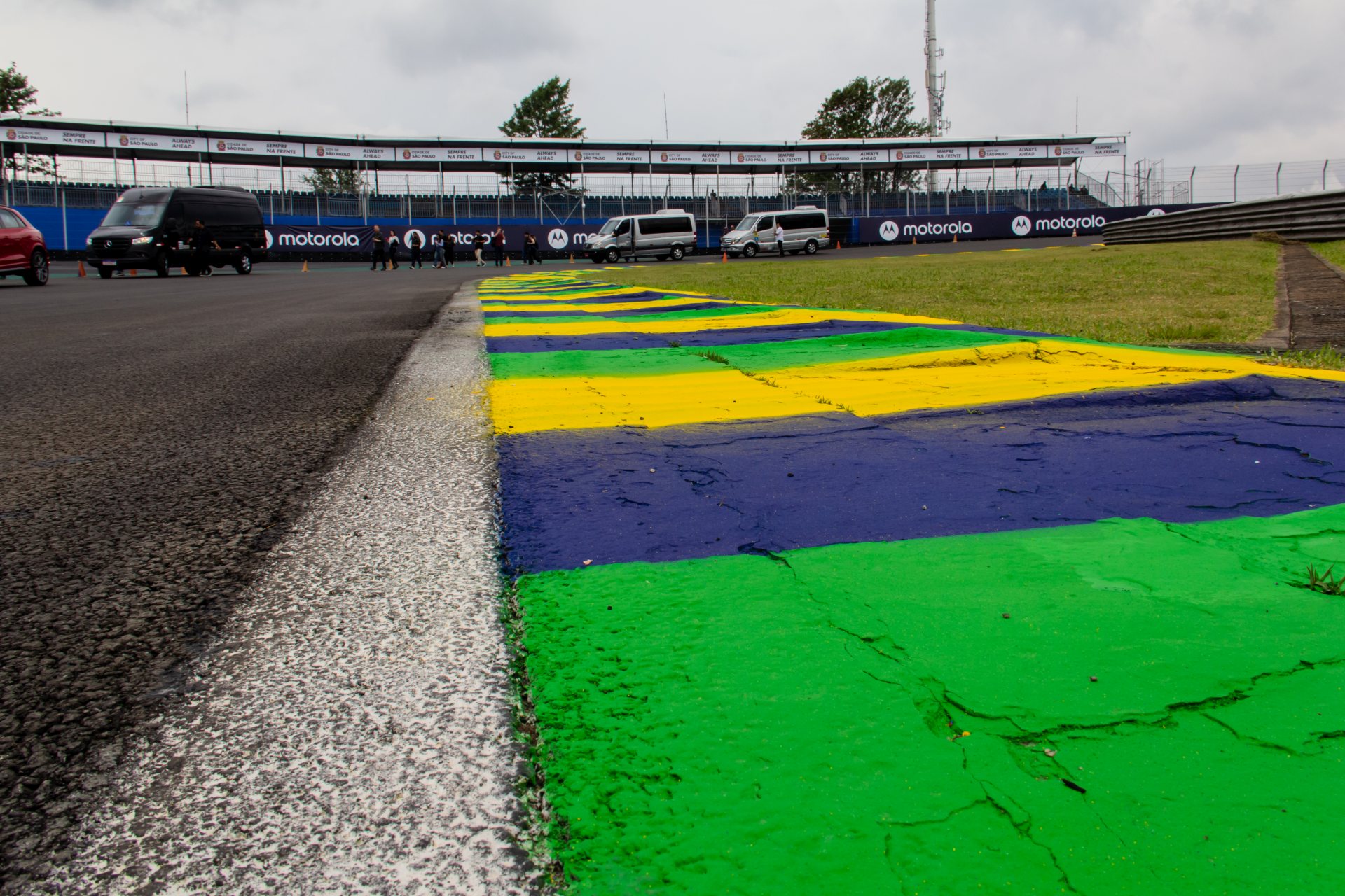 Fórmula 1 vai passar na TV hoje? Onde assistir ao vivo ao GP de São Paulo de 2024