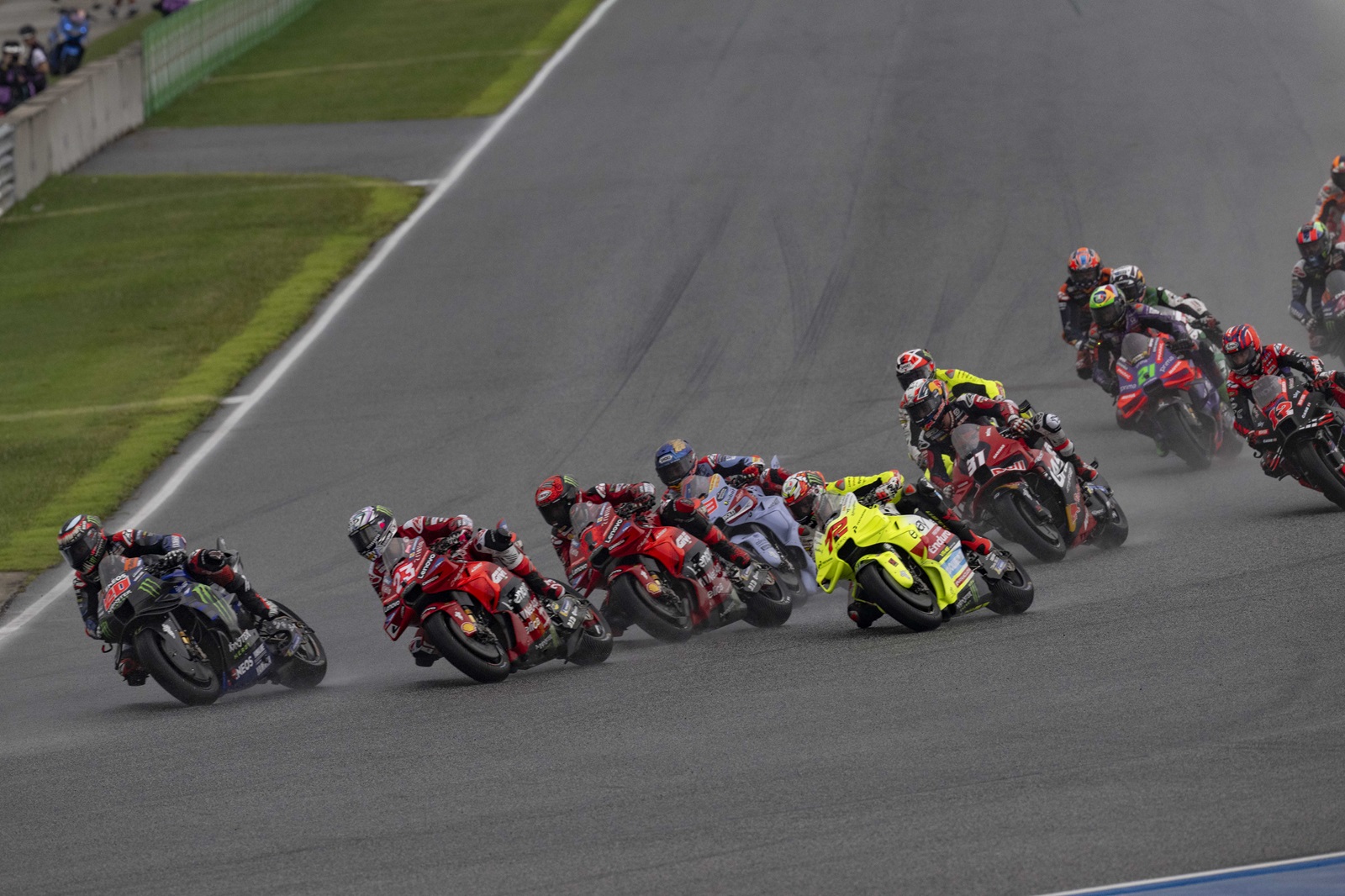 MotoGP evita confirmar GP em Valência após tempestade e inundações: “Foco é ajudar”