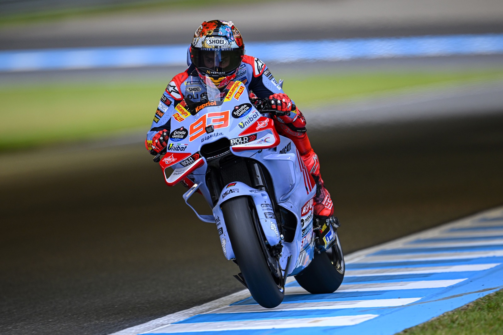 Marc Márquez exalta rivais, mas vê chance de vitória na Austrália: “Clima pode ajudar”