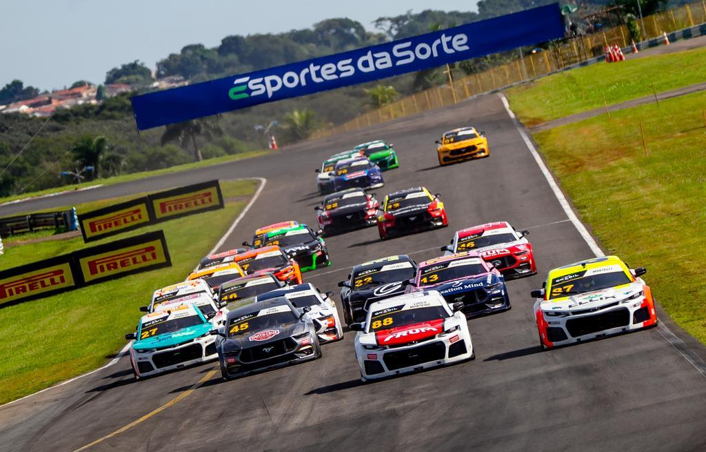 RMattheis anuncia ida para Nascar Brasil com 6 carros a partir da temporada 2025
