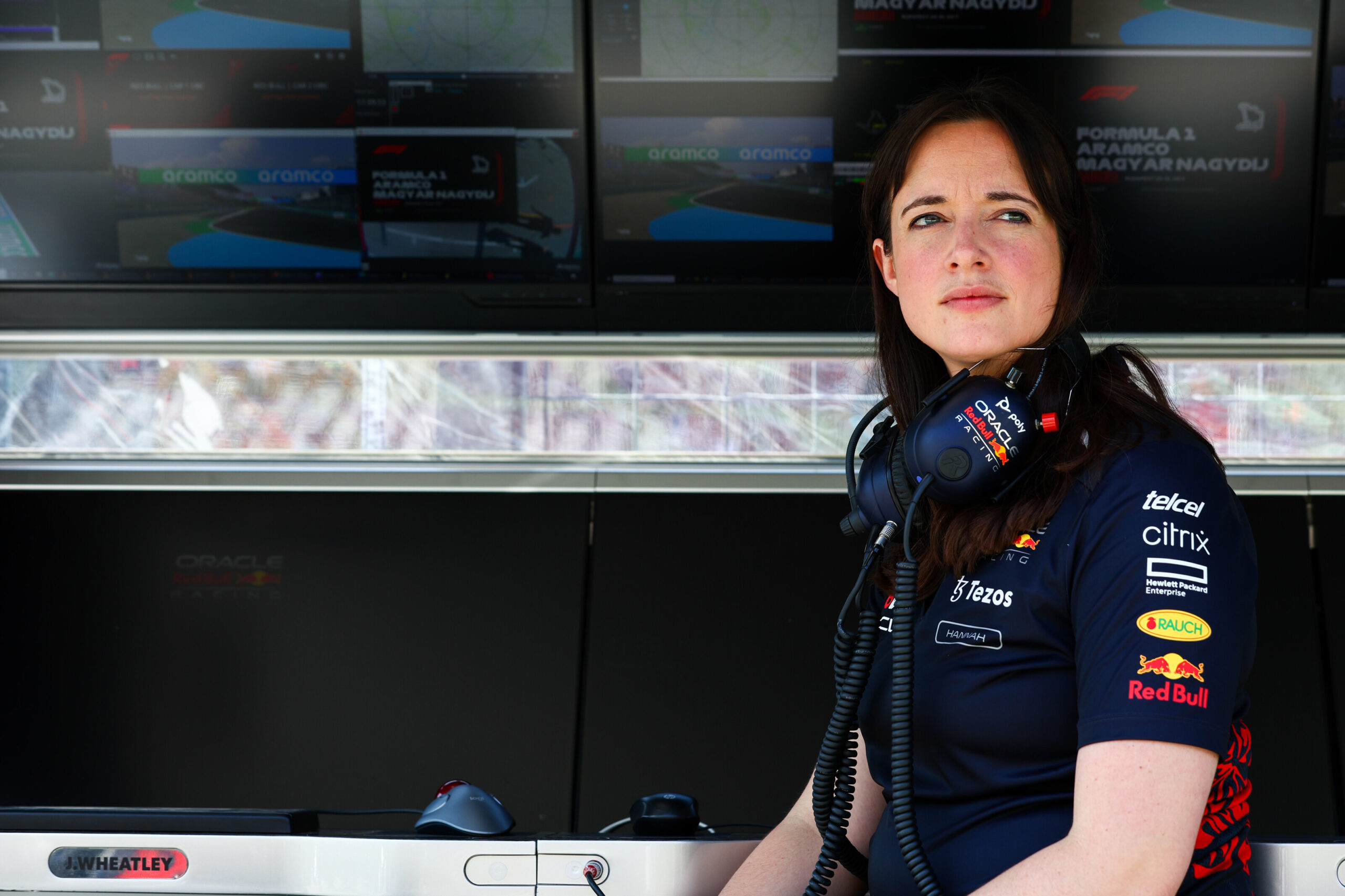 Horner revela oferta de McLaren por Schmitz, pero elogia “lealtad” de la estratega