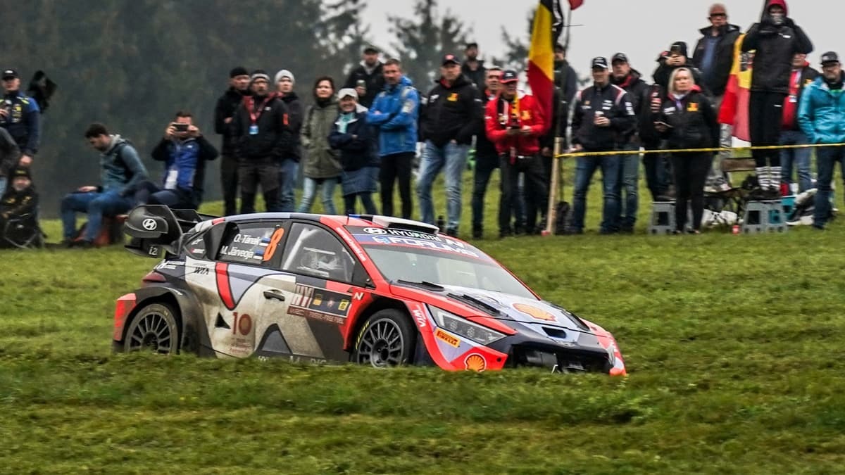 Tänak gana el Rally de Europa Central y lleva la batalla por el título del WRC a Japón