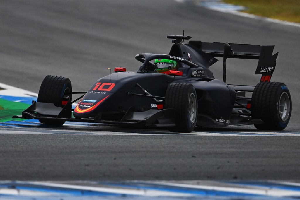 Tsolov lidera 1-2 de Campos en el último día de pruebas de F3 en Jerez
