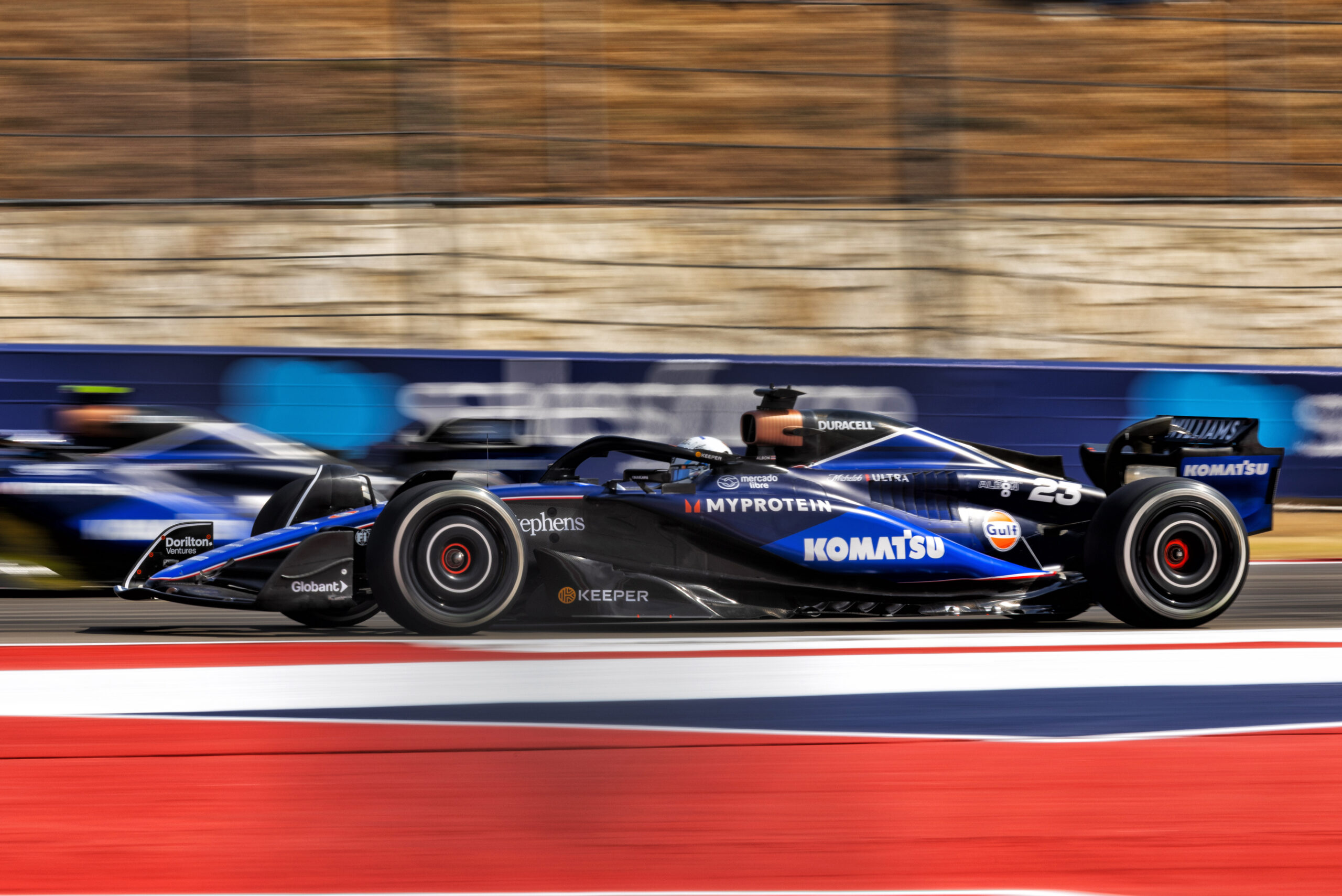 Albon larga desde boxes la sprint de Austin por cambio de puesta a punto en su Williams