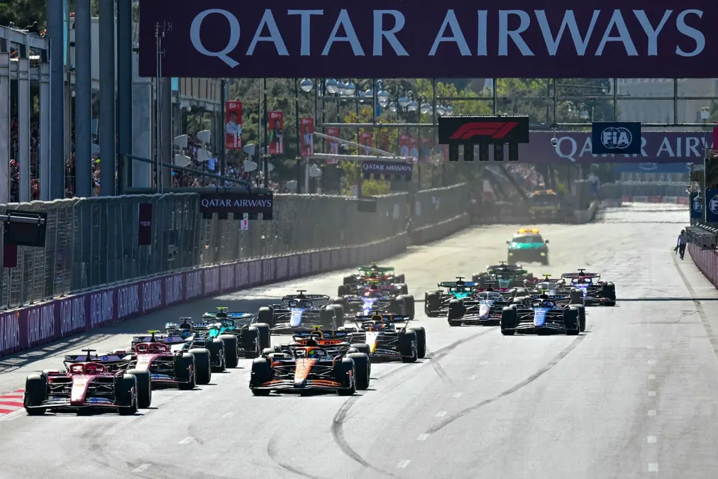 Paddock GP: Quem pode parar Antonelli? Ferrari vive crise? F1 está sob pressão em Baku?