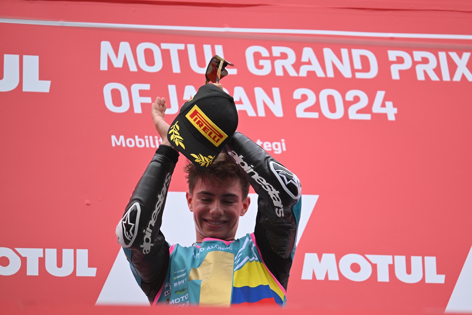 Alonso vê MotoGP “ainda muito distante”, mas descarta subir “até ganhar Moto2”