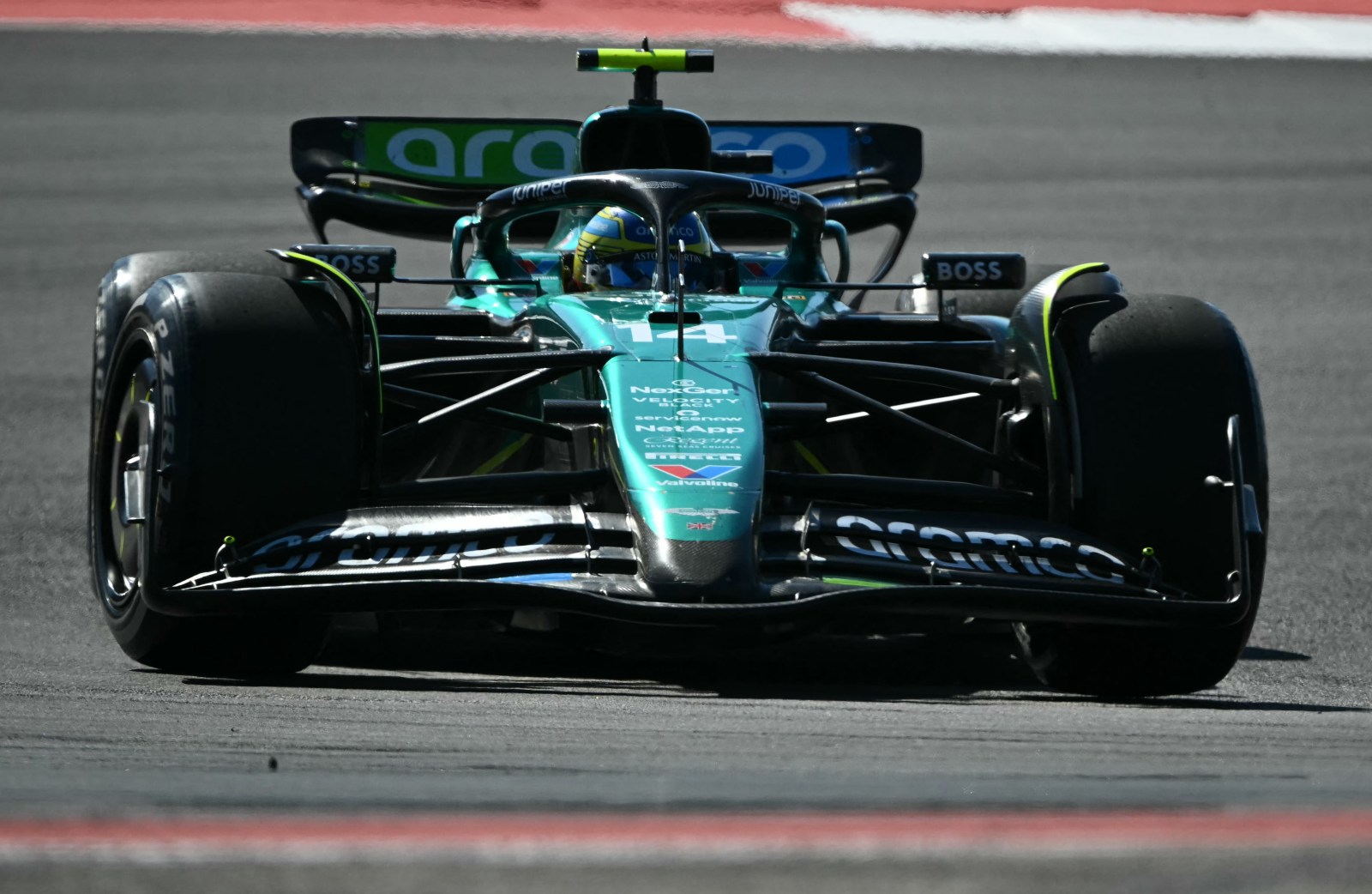 Alonso lamenta falta de competitividade da Aston Martin nos EUA: “Devemos em ritmo”