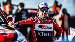 Fernando Alonso set for 2027 Dakar return with Aston Martin