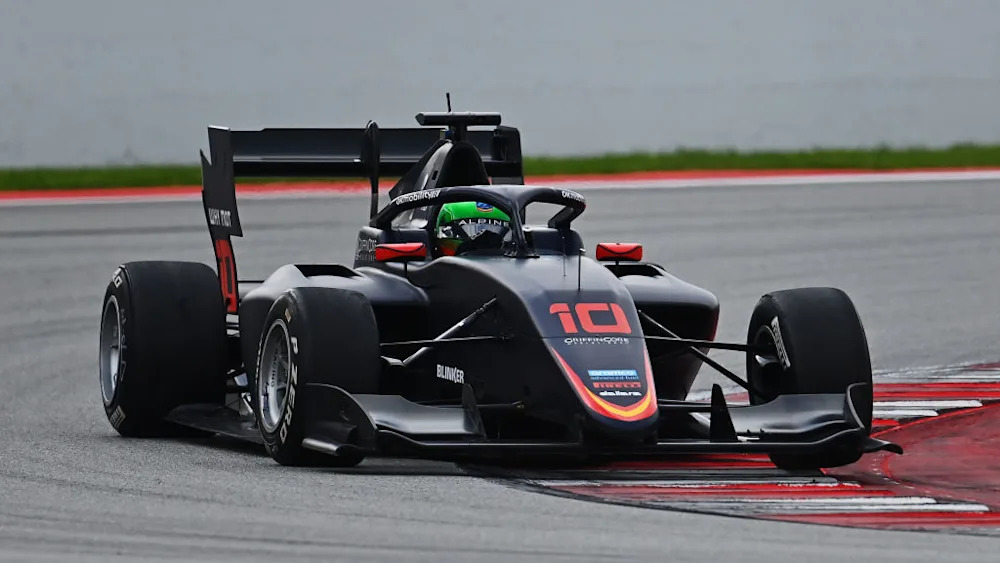 Tsolov supera León e domina primeiro dia de testes da F3 em Barcelona. Câmara fica em 4º