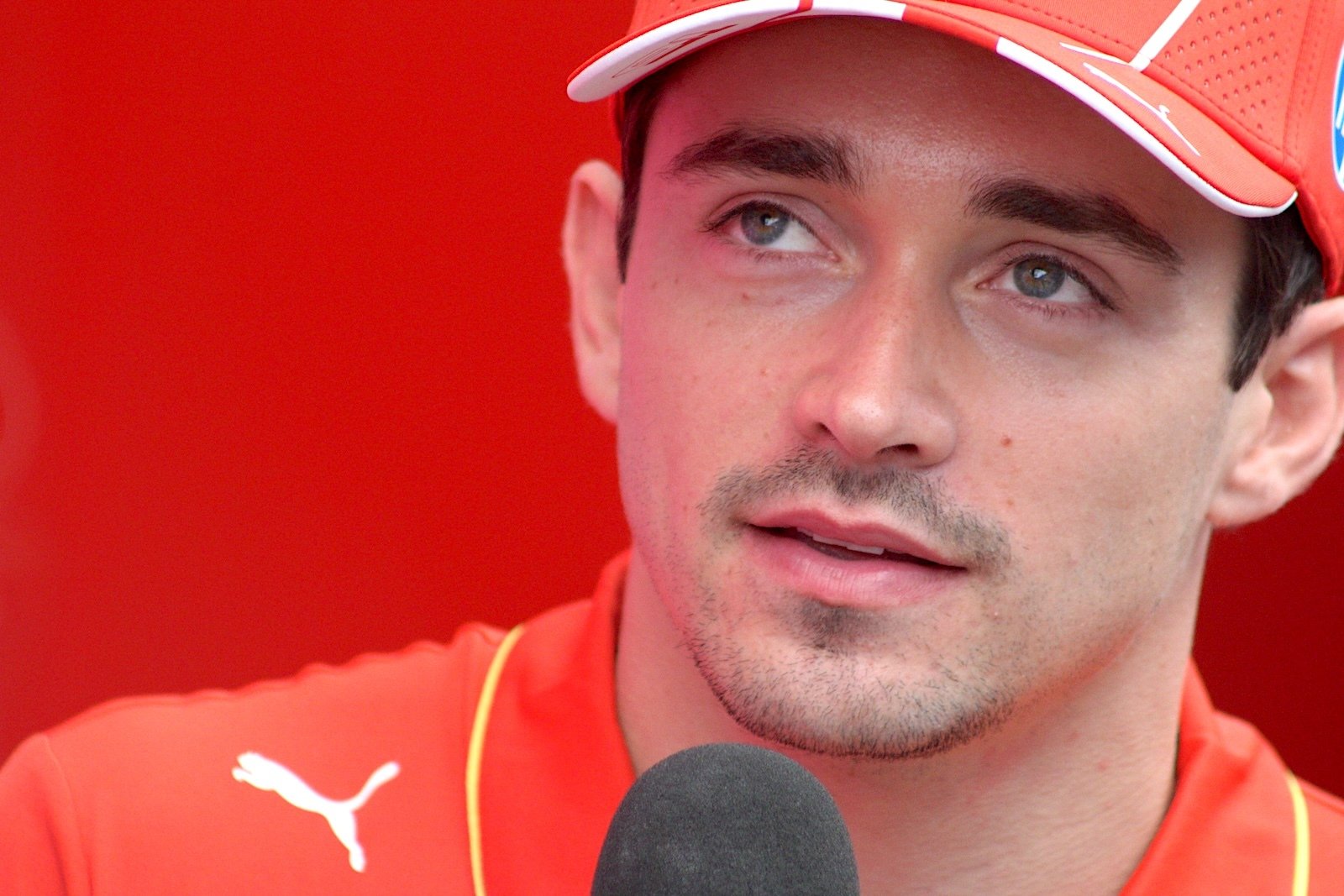 Leclerc contesta fala de Verstappen sobre título com rivais: “Não sabe o que é a Ferrari”