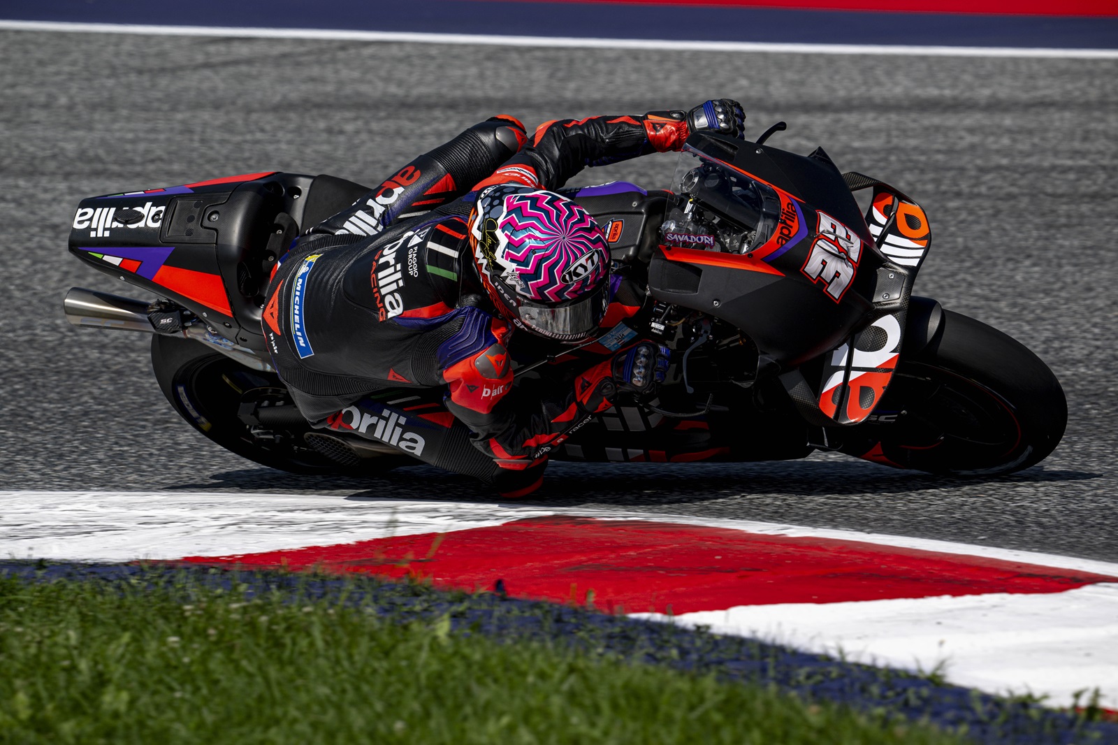 Trackhouse confirma Savadori como substituto de Oliveira no GP do Japão