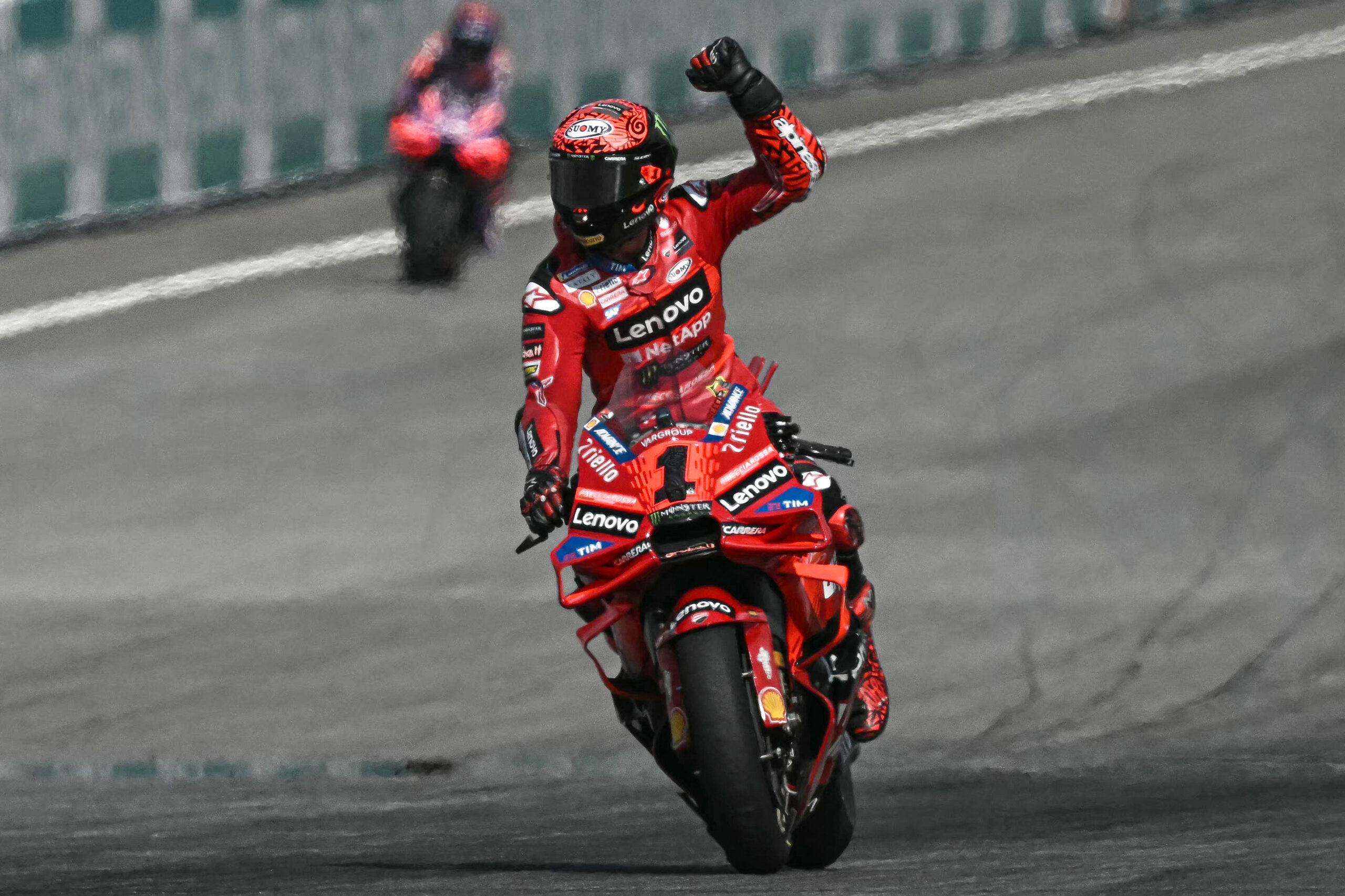Bagnaia mostra garras e vence na Malásia para adiar decisão do título da MotoGP. Martín é 2º