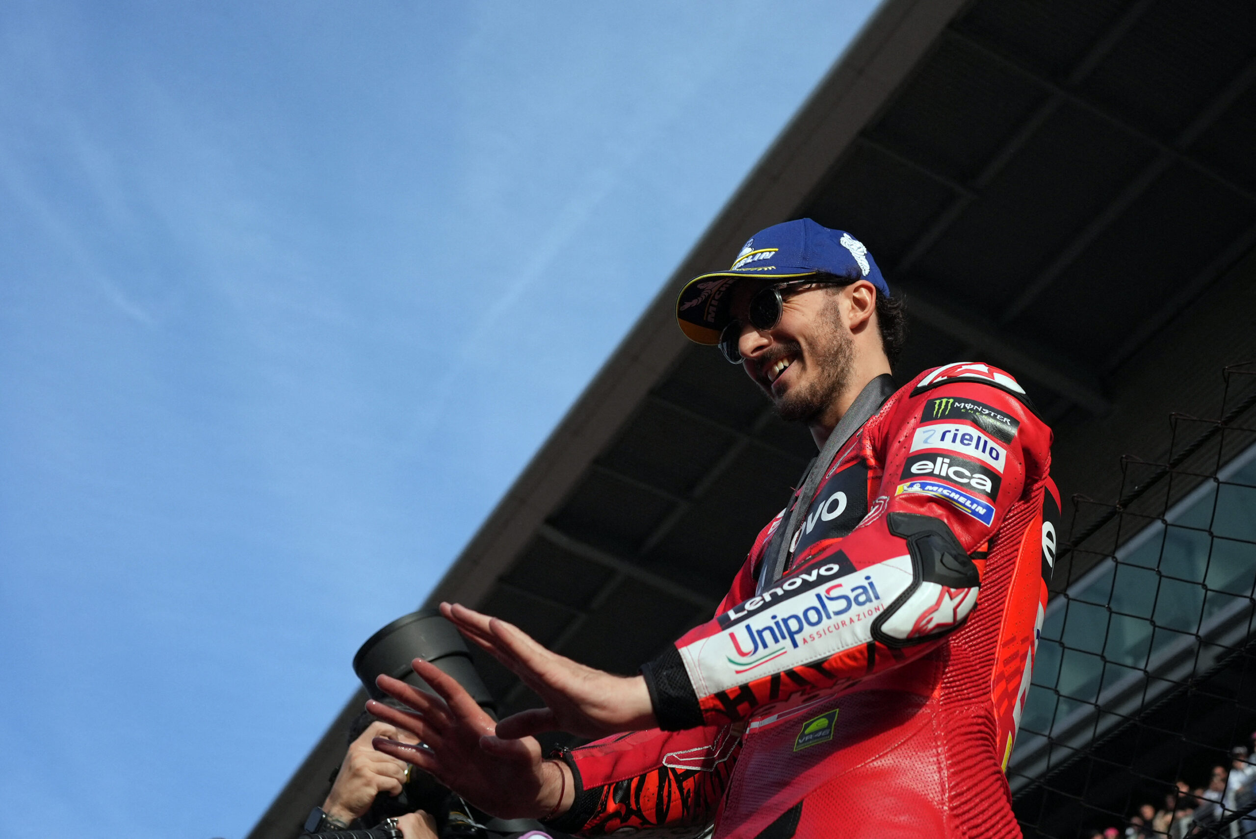 Bagnaia corta vantagem de Martín para 19 pontos em Barcelona. Confira classificação