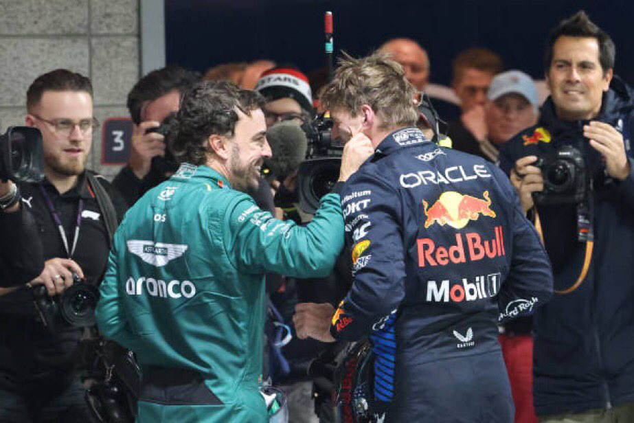Alonso diz que Verstappen “lutou muito mais” do que últimas eras de campeões da F1