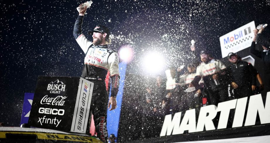 Blaney vence em Martinsville e vai à final da Nascar. Bell é eliminado após punição