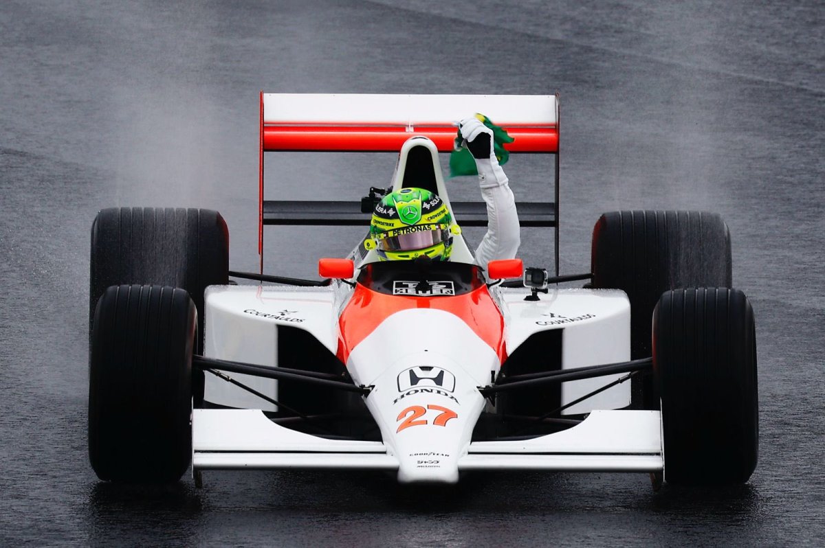 Melhores do Ano 2024: Hamilton com carro de Senna bate Verstappen e leva melhor Cena