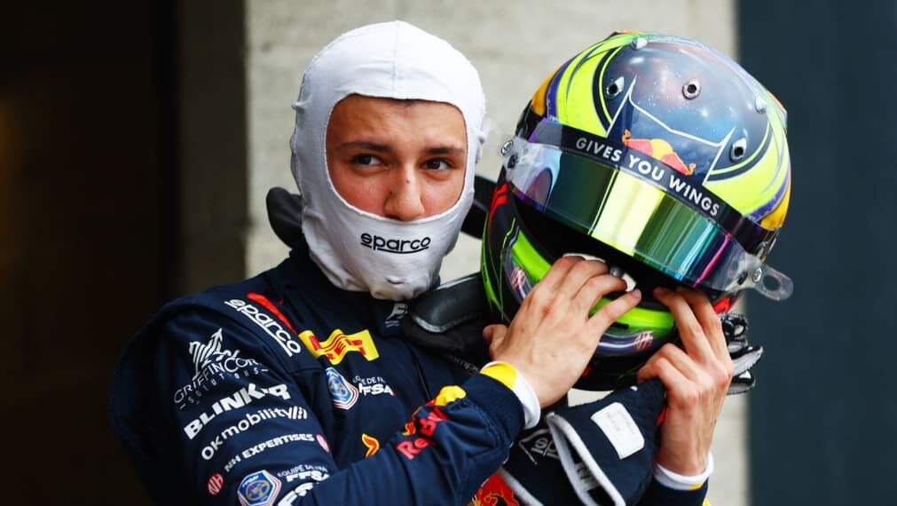 Red Bull coloca a Hadjar en lugar de Verstappen en FP1 del GP de Abu Dhabi