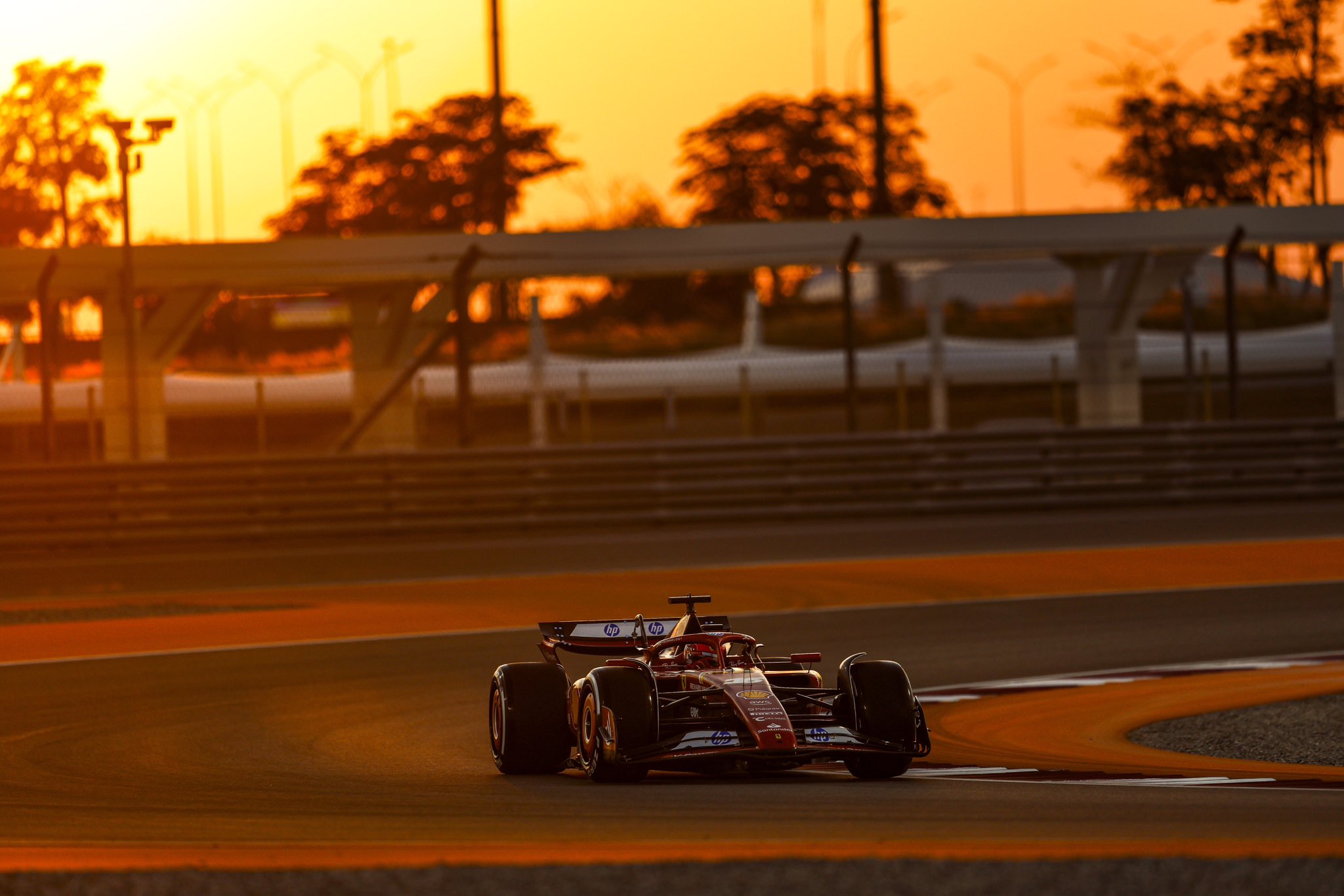 Leclerc domina único entrenamiento del GP de Qatar; Verstappen es 11° y Colapinto, 19°