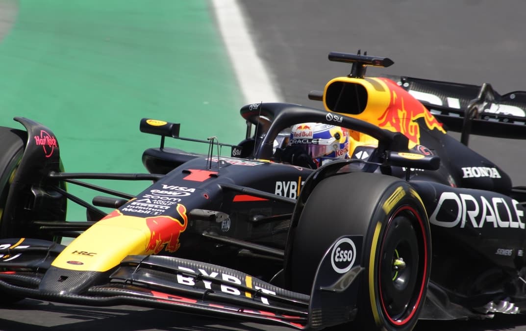 Red Bull espera “competir por títulos” en F1 2025, pero prevé “dificultades” en el futuro