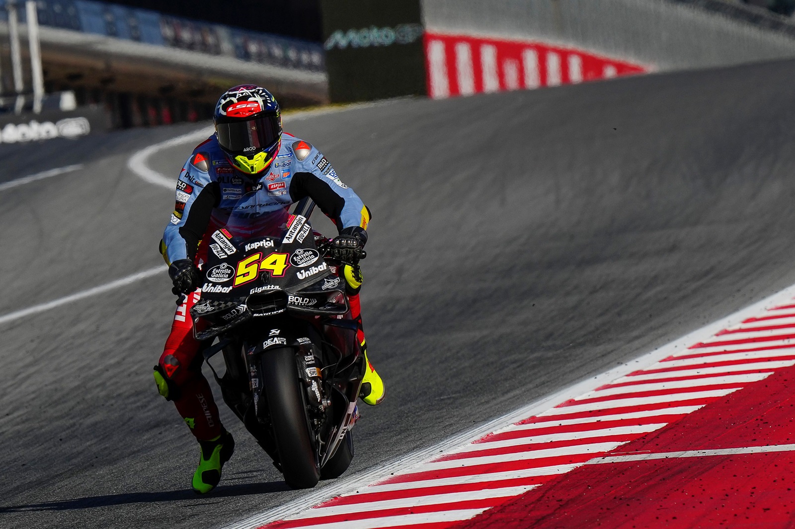 Aldeguer destaca atmosfera na Gresini e celebra estreia na MotoGP: “Dia incrível”