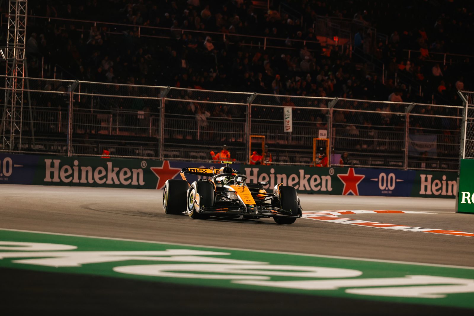 McLaren señala clasificación “complicada” en Las Vegas: “Las condiciones son anormales”