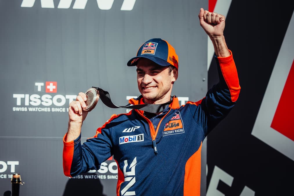 Pedrosa renueva con KTM y continúa como piloto probador para MotoGP 2025
