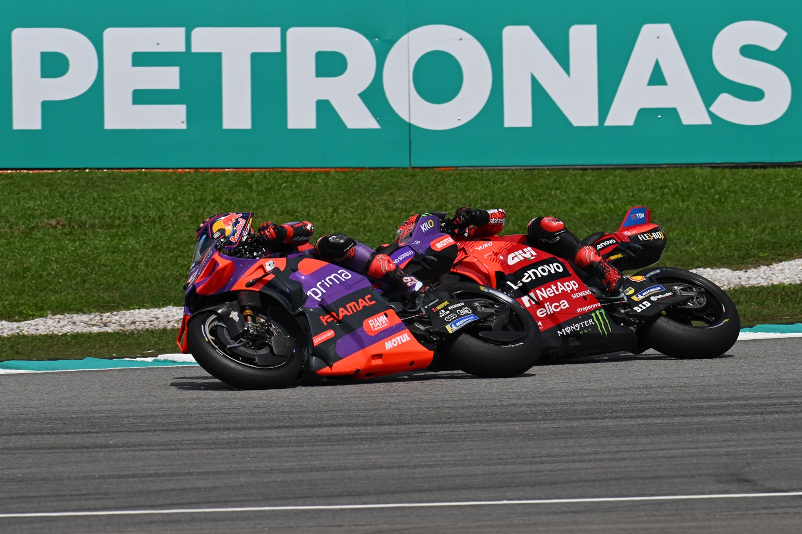 Dall’Igna diz que Bagnaia e Martín “honraram Mundial” com “duelo emocionante” na Malásia