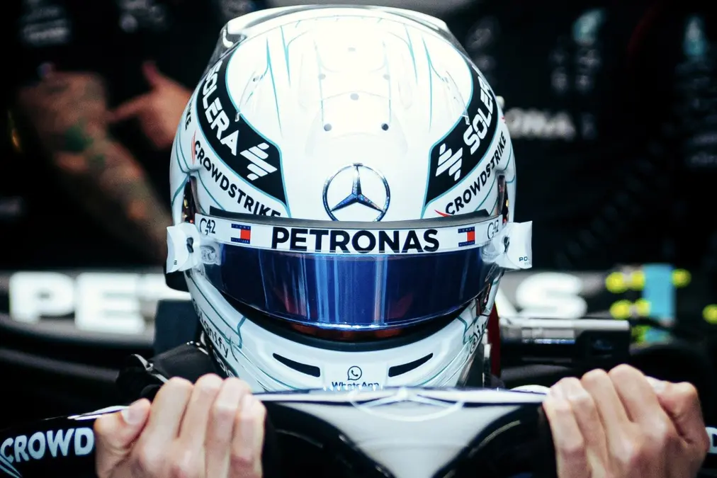 Russell elogia a Mercedes en Qatar y amenaza a McLaren: “No tenemos nada que perder”