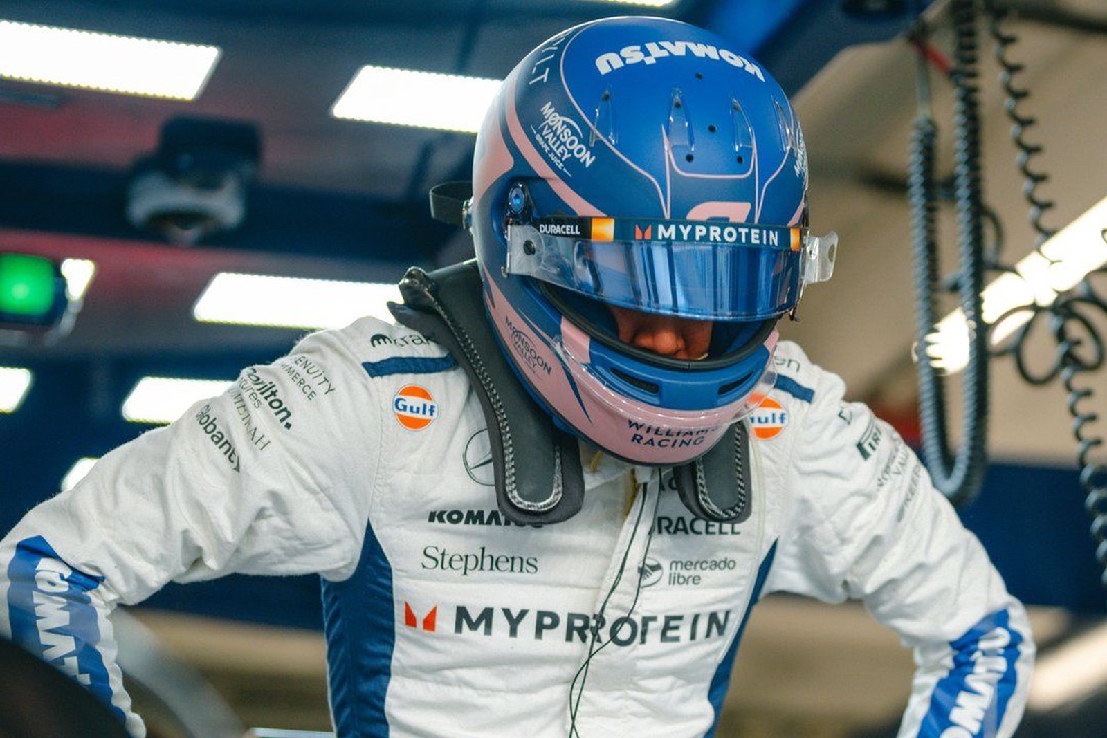 Albon revela ansiedade por chegada de Sainz à Williams: “Duas vozes será benéfico”