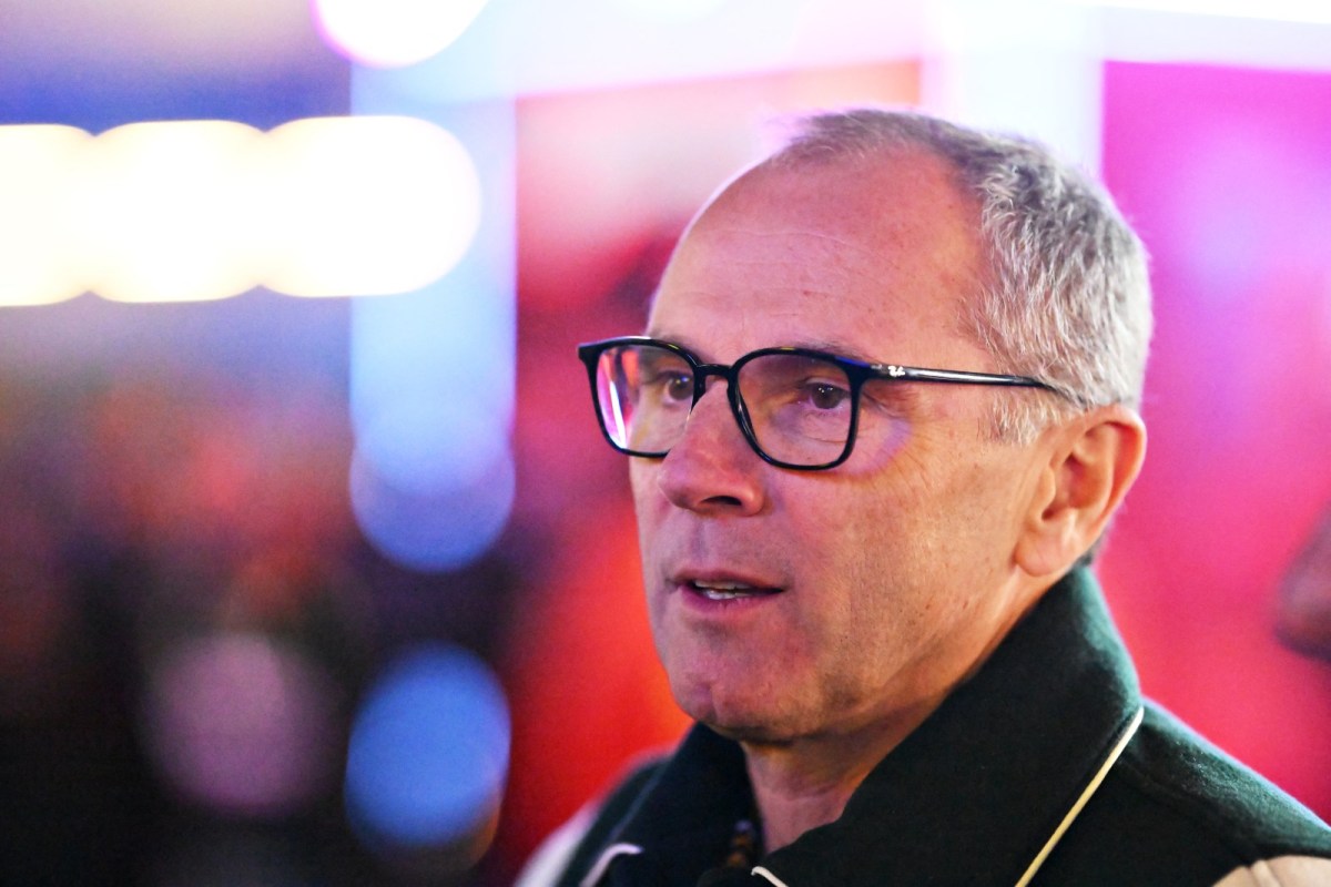 CEO da F1 cita “memória curta” dos fãs e questiona: “O que é ser artificial?”