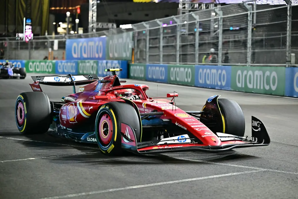 Sainz dice estar “insatisfecho” pese a que el ritmo de carrera en Las Vegas “no es tan malo”