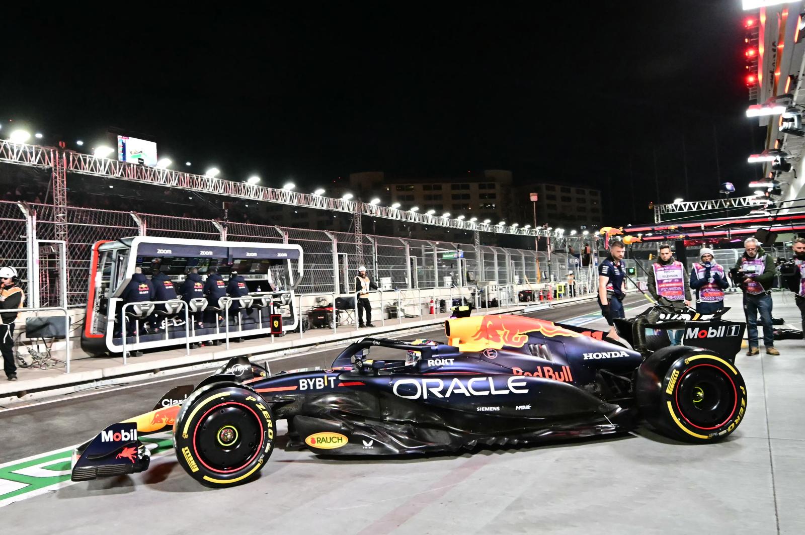 Red Bull vê carro perder 0s6 em reta e se apressa para mudar asa traseira em Las Vegas