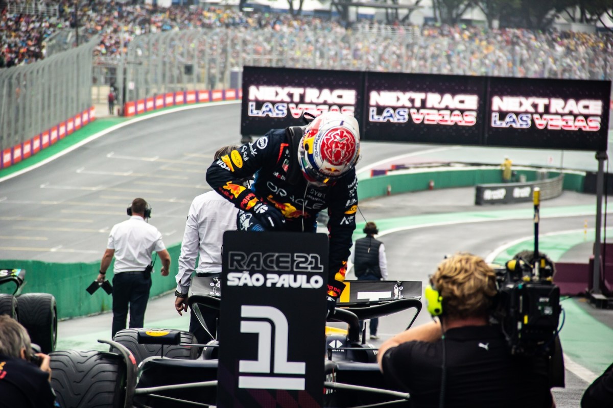 Red Bull exalta Verstappen no Brasil e compara a Senna em ‘melhor 1ª volta da história’