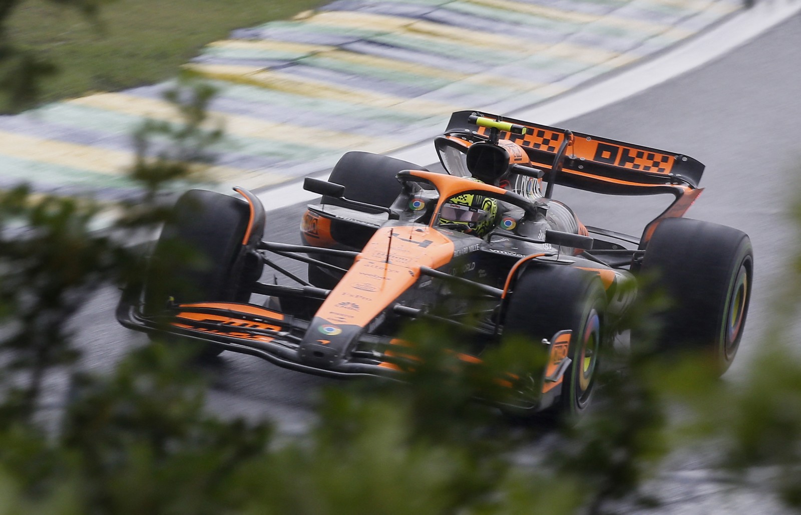 Norris minimiza vitória de Verstappen com remontada no Brasil: “Não é talento, é sorte”