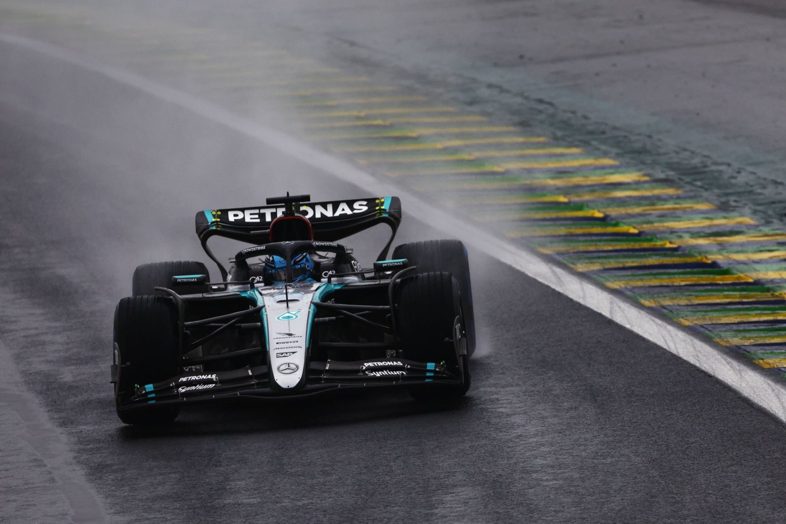Mercedes reconhece “dia difícil”, mas valoriza aprendizado em “amargo” GP de São Paulo