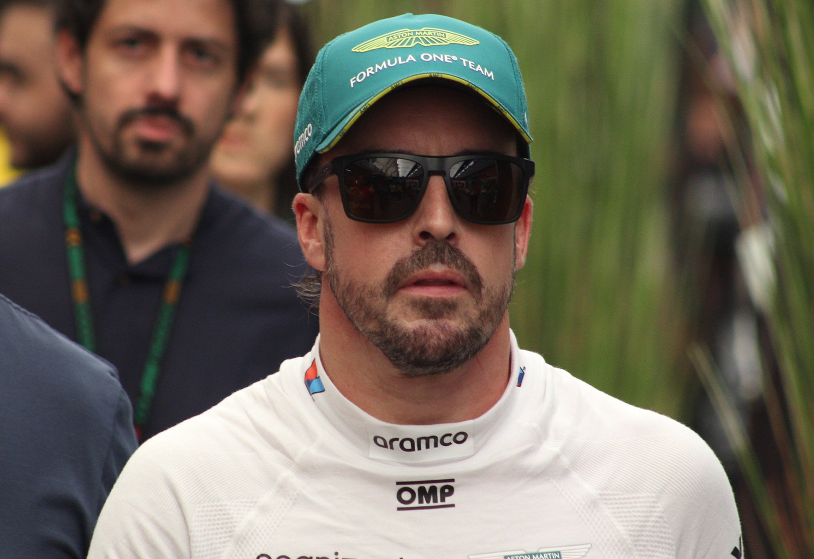 Alonso explica razão por carro “difícil de guiar” da Aston Martin: “Eixos eram desconexos”