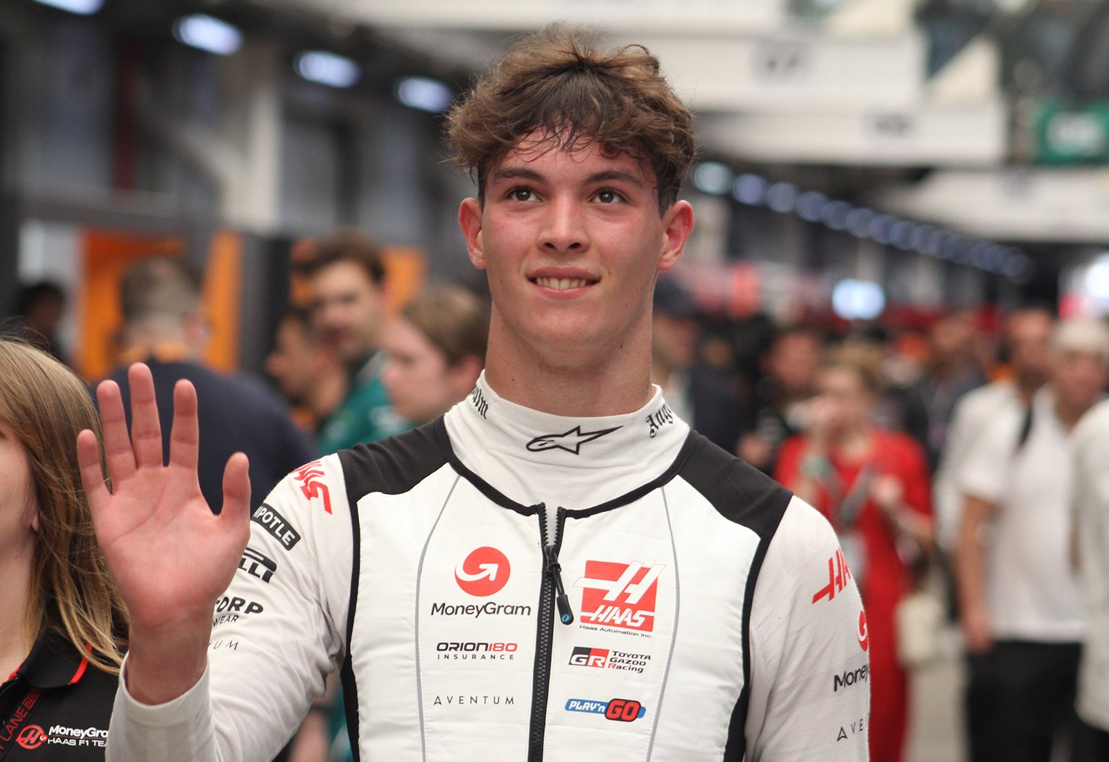 Bearman recorda duelos com Hamilton e traça meta para 2025: “Ter orgulho das atuações”
