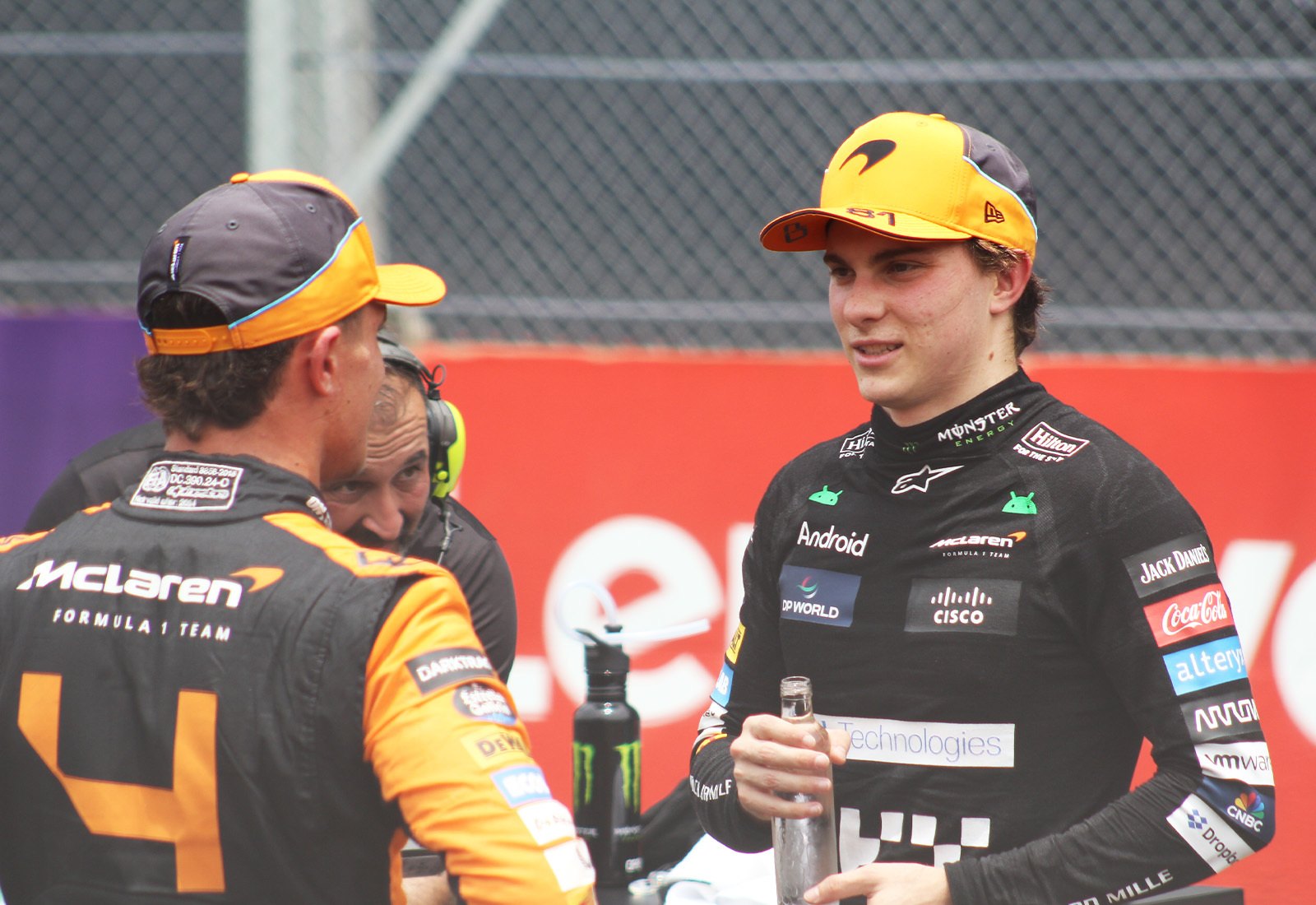Norris se diz “não tão orgulhoso” em vitória com mão de McLaren na sprint do Brasil