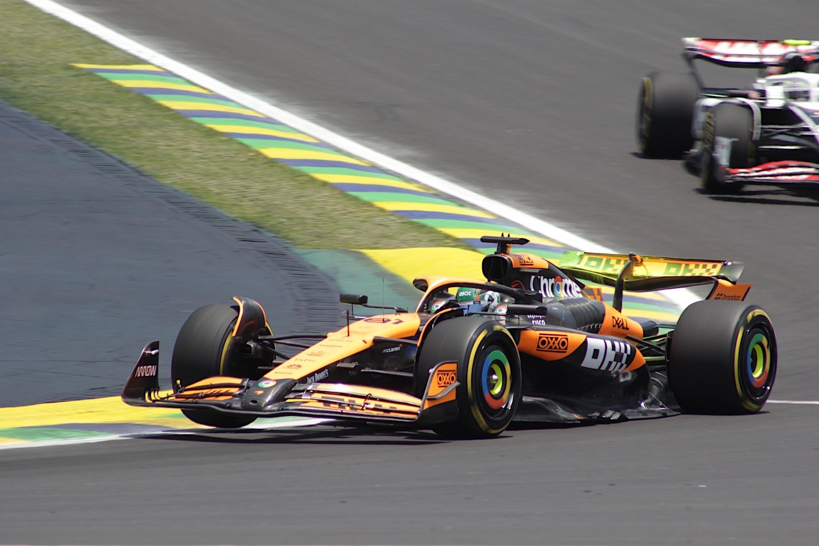 Piastri voa em Interlagos e crava pole da sprint do GP de São Paulo em 1-2 da McLaren