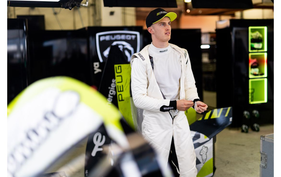 Peugeot acerta com Pourchaire para piloto de testes no WEC a partir de 2025