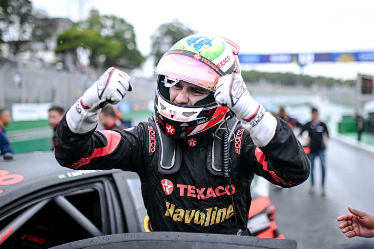 Felipe Baptista acerta estratégia e vence corrida sprint em Interlagos. Casagrande é 4º