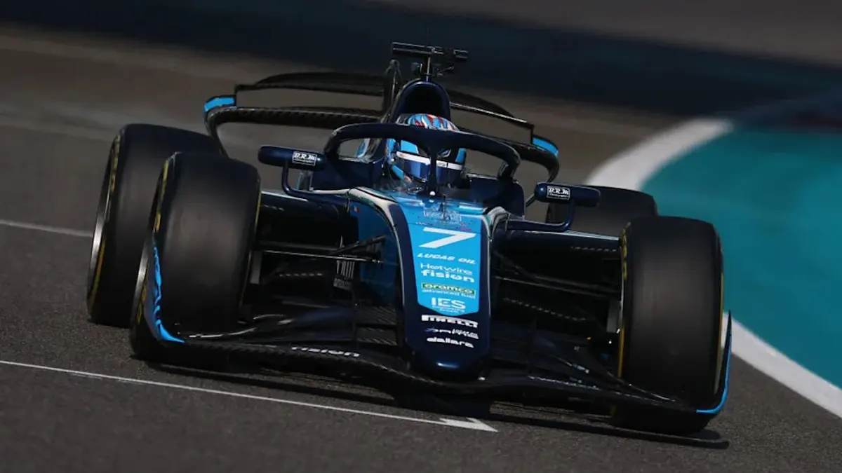 Crawford lidera primer día de test de postemporada de F2; Duerksen, 6°