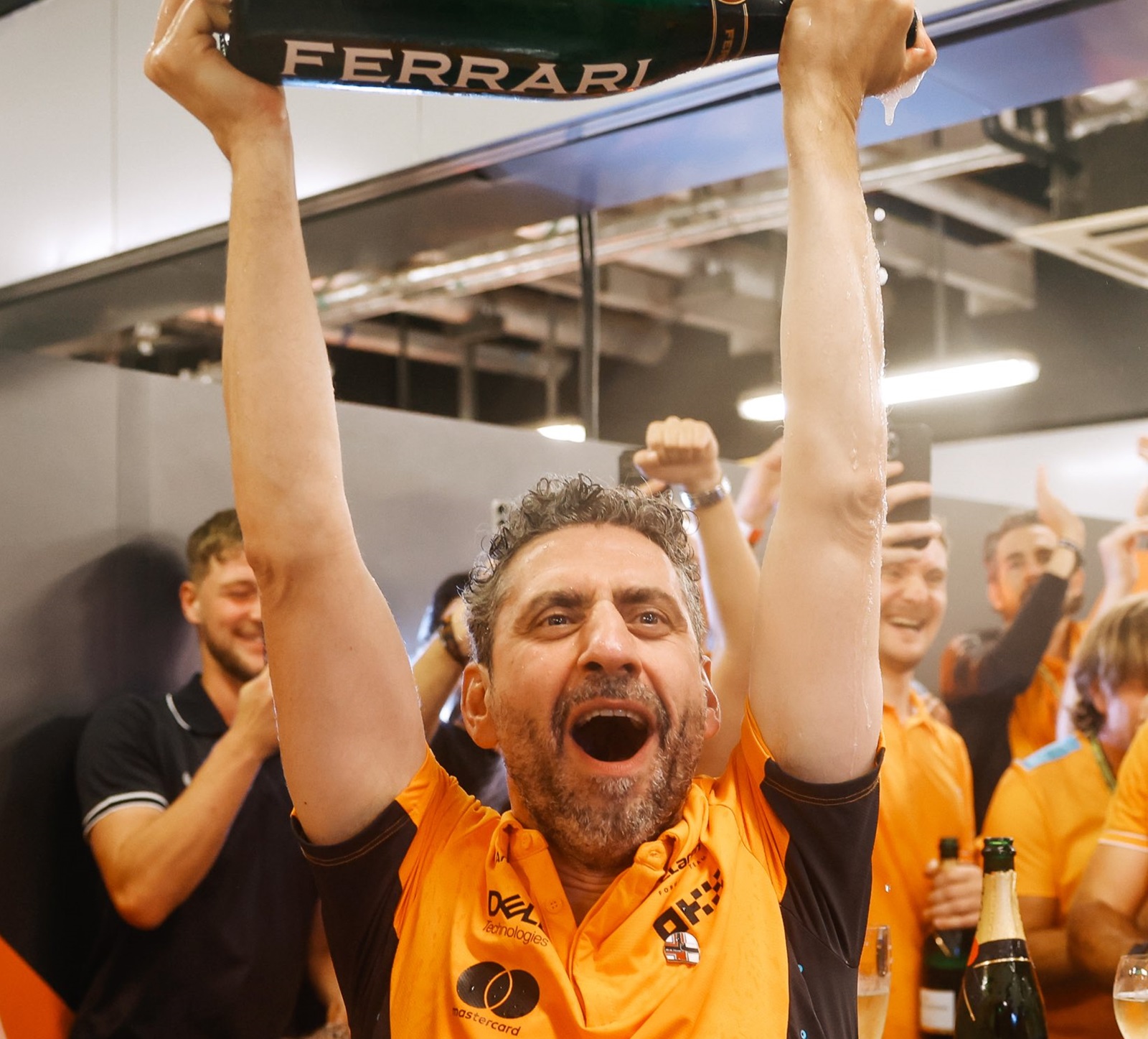McLaren avisa que adotou “abordagem desafiadora para inovação” em carro de 2025