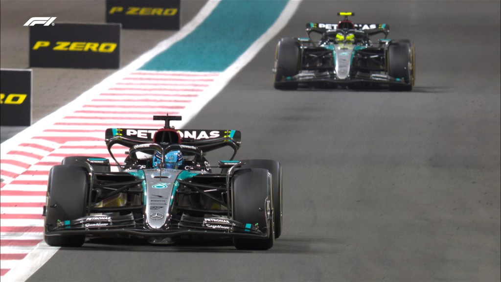Russell dice que Mercedes «no tuvo que interferir» en lucha con Hamilton en Abu Dhabi