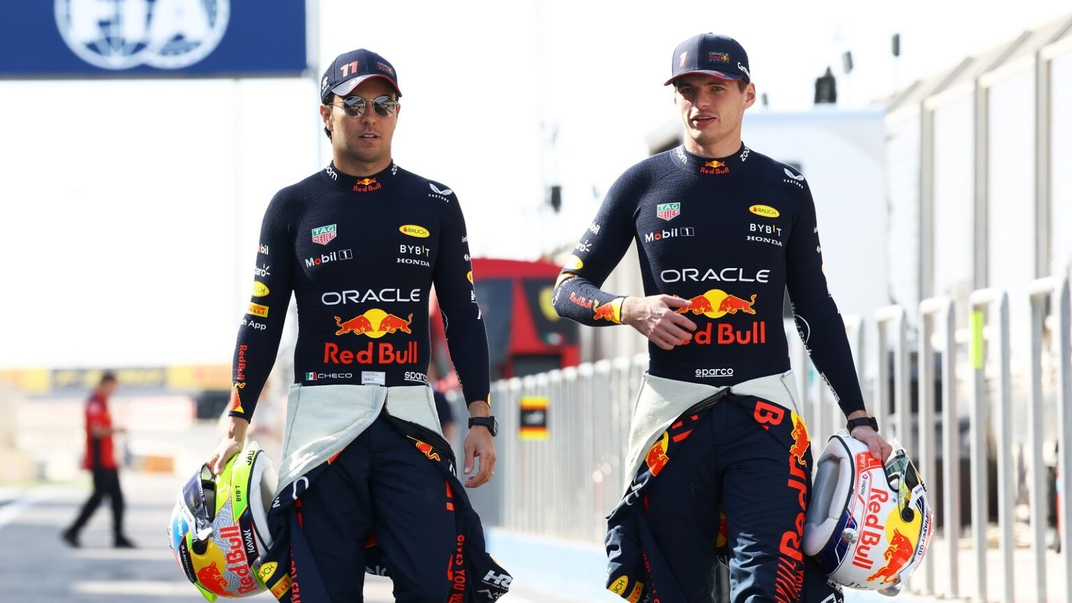 Verstappen cita «momentos increíbles» en Red Bull y se despide a Pérez: «Ha sido un placer»