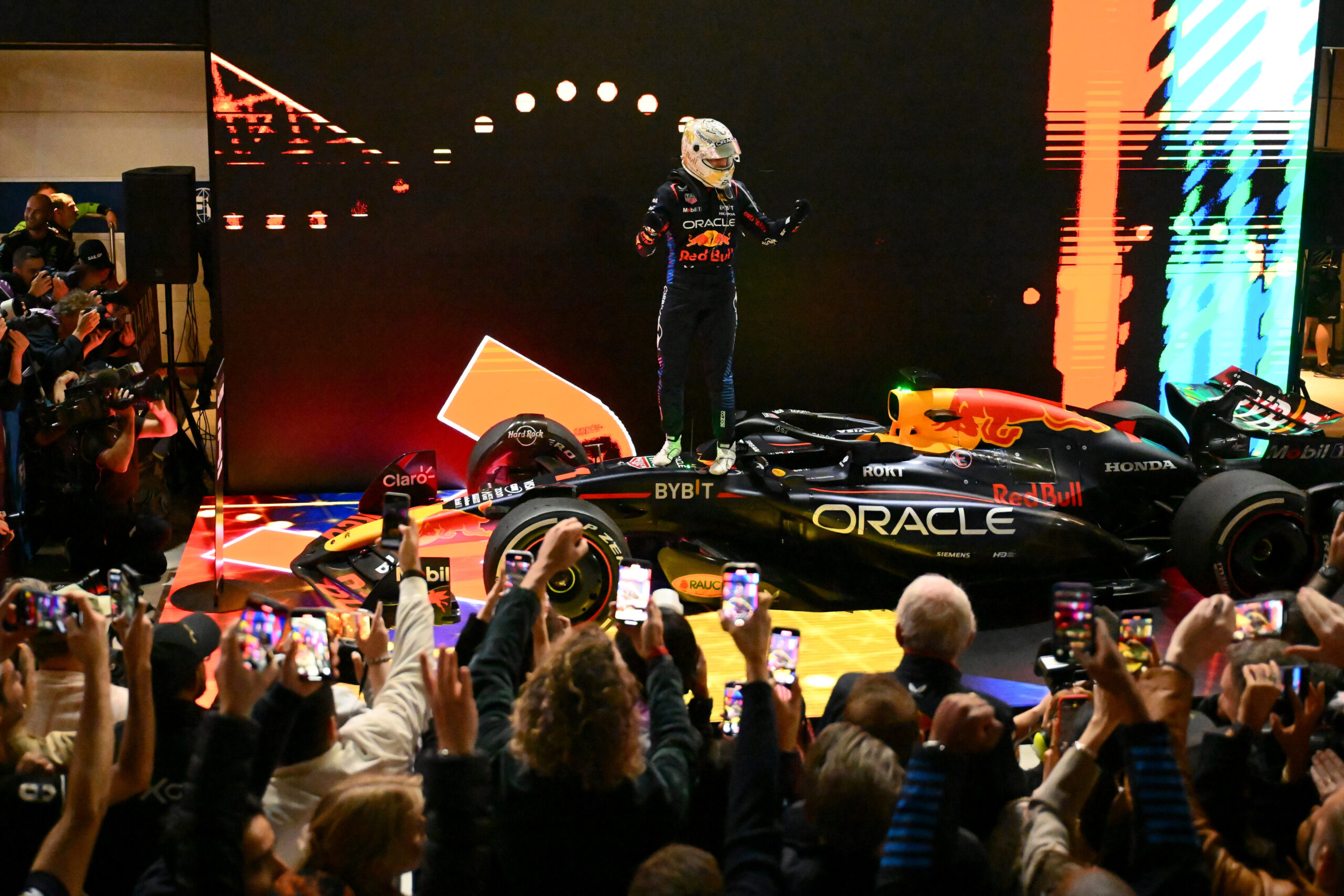 Verstappen celebra triunfo en Qatar: “Hace tiempo que no era tan competitivo en seco”